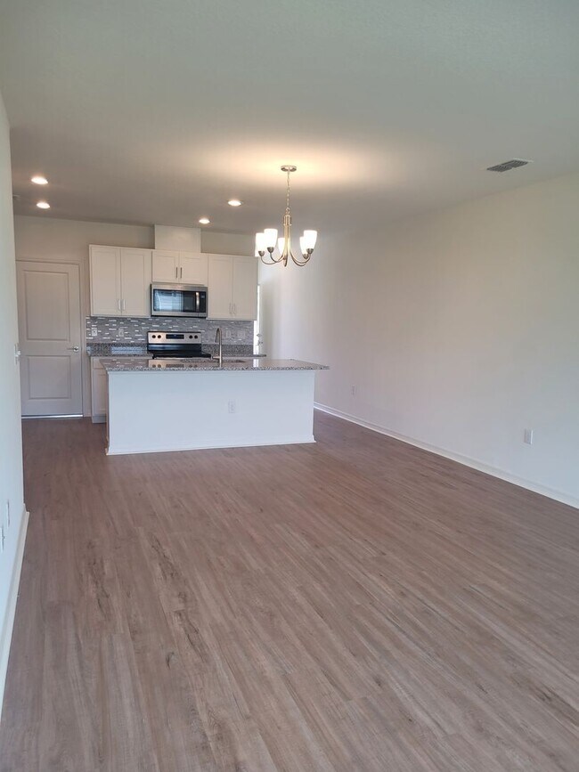 Building Photo - Brand New 3 bed 2.5 bath in beautiful Mirabella neighborhood in Davenport