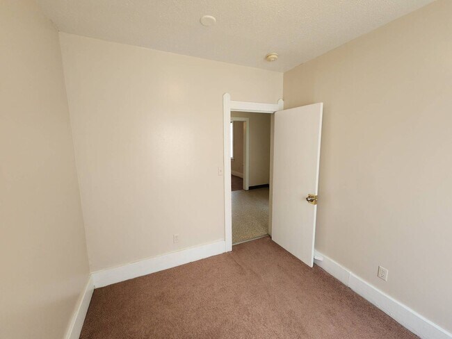 Building Photo - 4629 Storer Ave