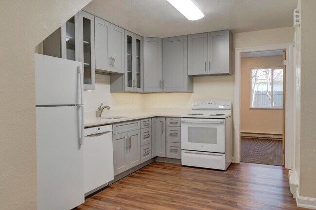Kitchen - 2211 Spruce St