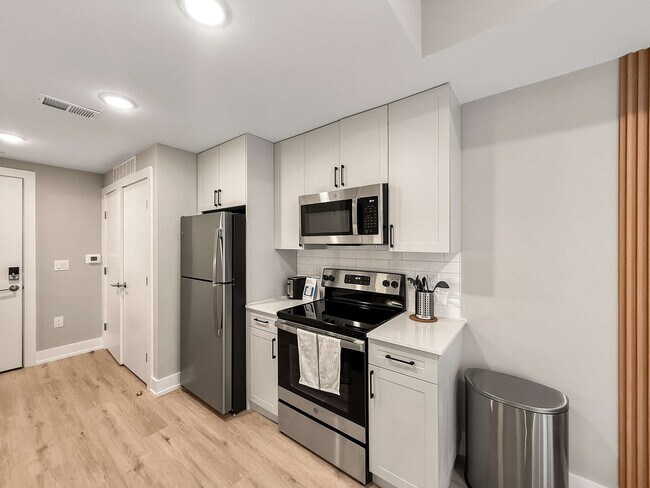 Building Photo - 626 N Delaware Ave