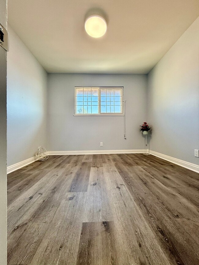 Building Photo - 7765 Beechwood Way
