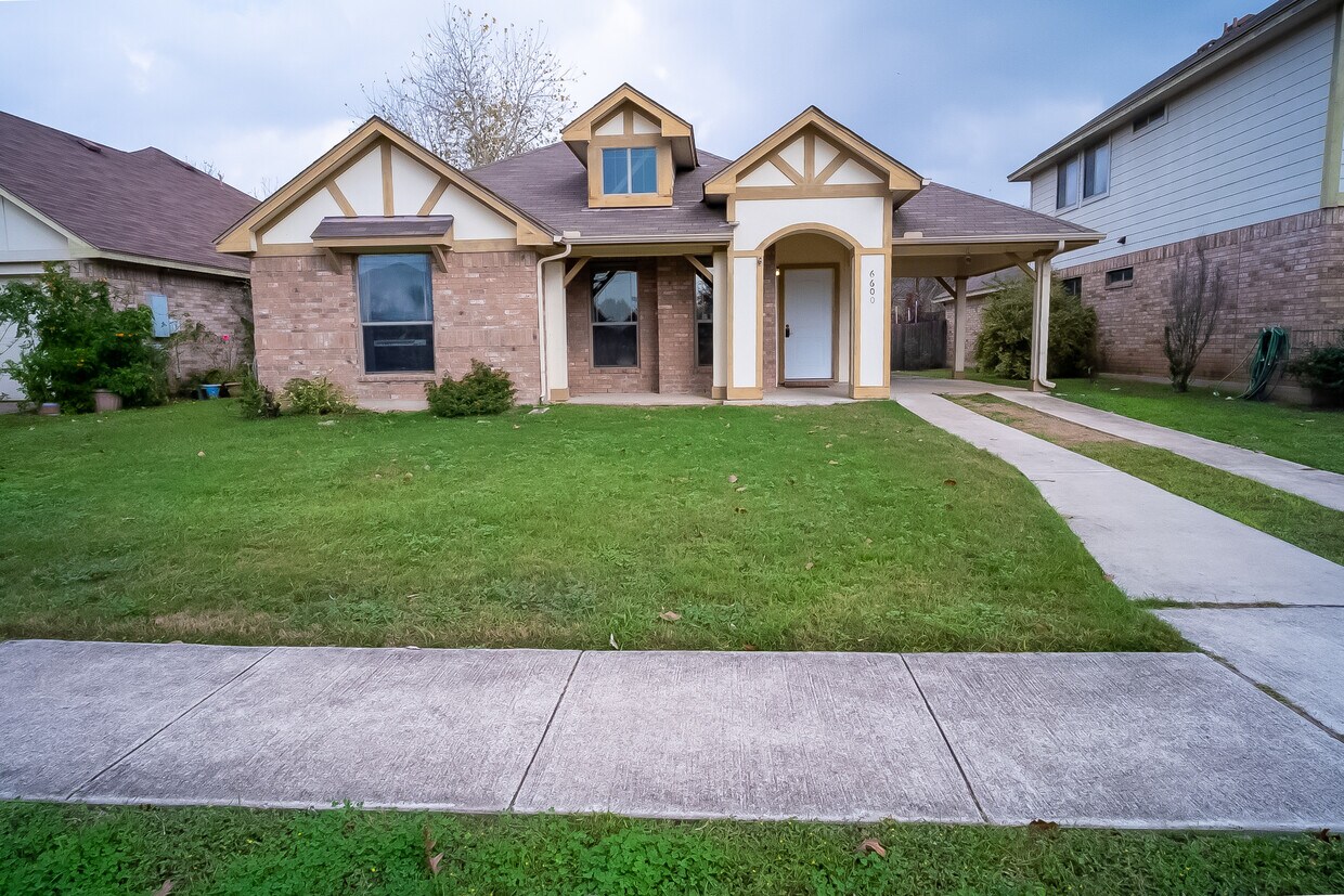Foto principal - 6600 Bay City Bnd