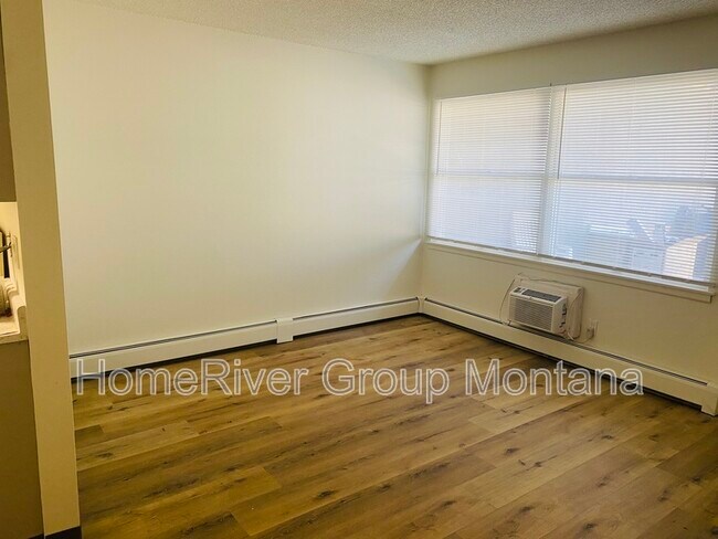 Foto del edificio - 707 SW Higgins Ave