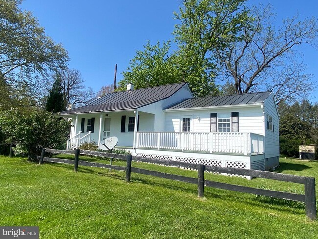 Building Photo - 21004 Trappe Rd