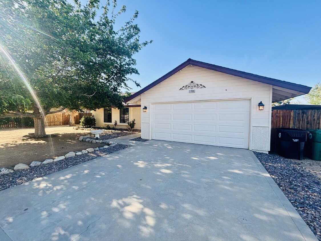 Foto principal - Renovated 3 bd, 2 ba in Sky Harbor
