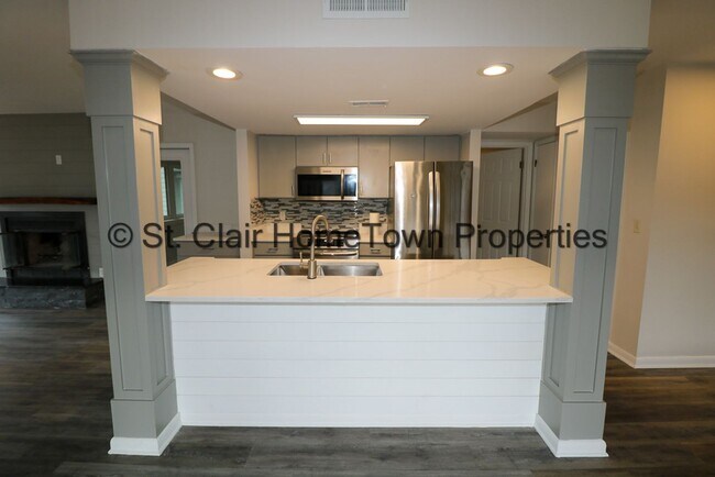 Foto del edificio - Upstairs Unit on Logan Martin Lake