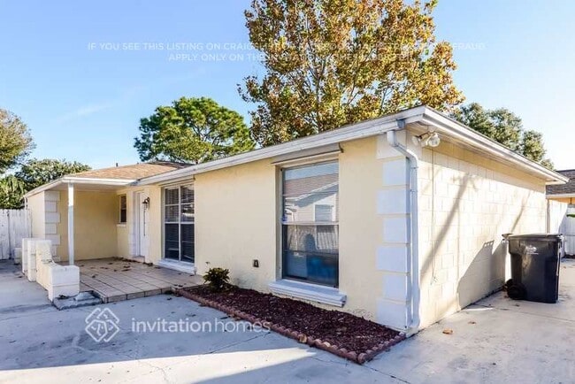 Foto del edificio - 6401 Bali Ct