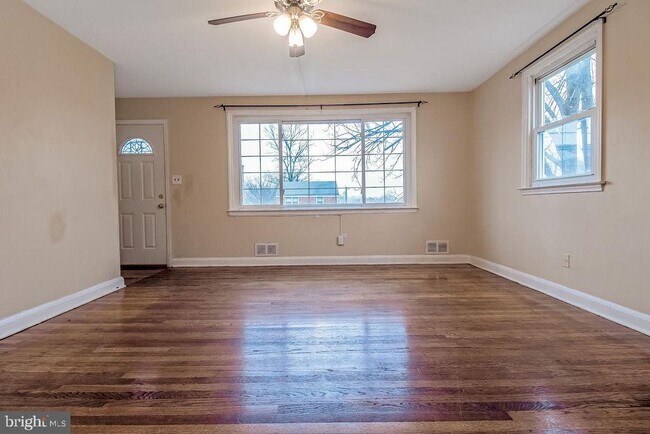 Foto del edificio - 6012 Highgate Dr