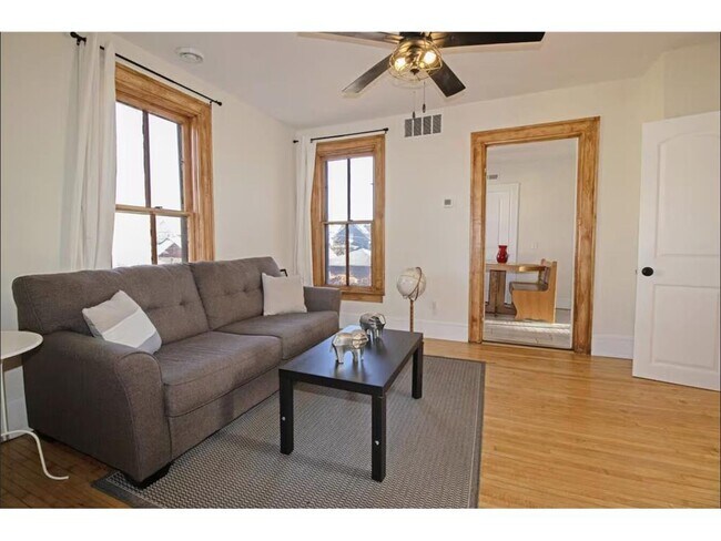 Foto del edificio - 1211 5th St NE