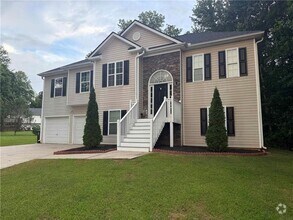 Building Photo - 8866 Everwood Dr