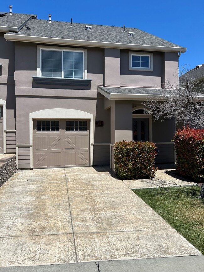 Building Photo - 980 La Costa Ct