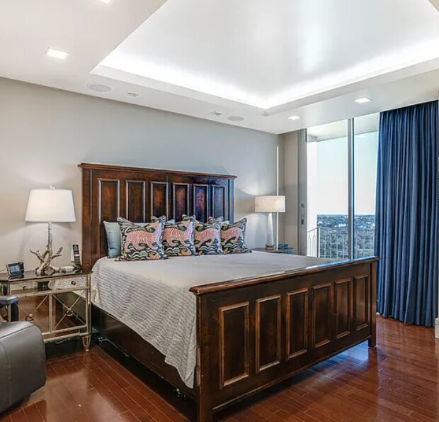 Foto del edificio - 700 Hildebrand-100.2