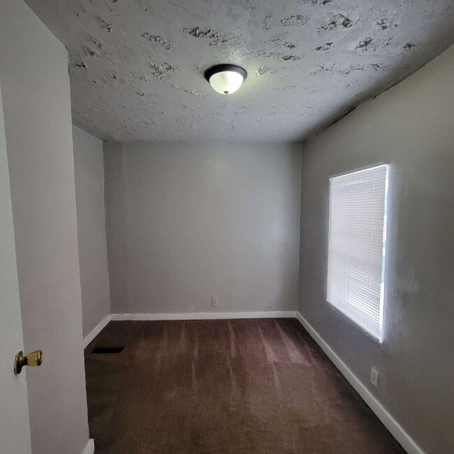 Building Photo - Martindale-Brightwood 3BR/2BA House!