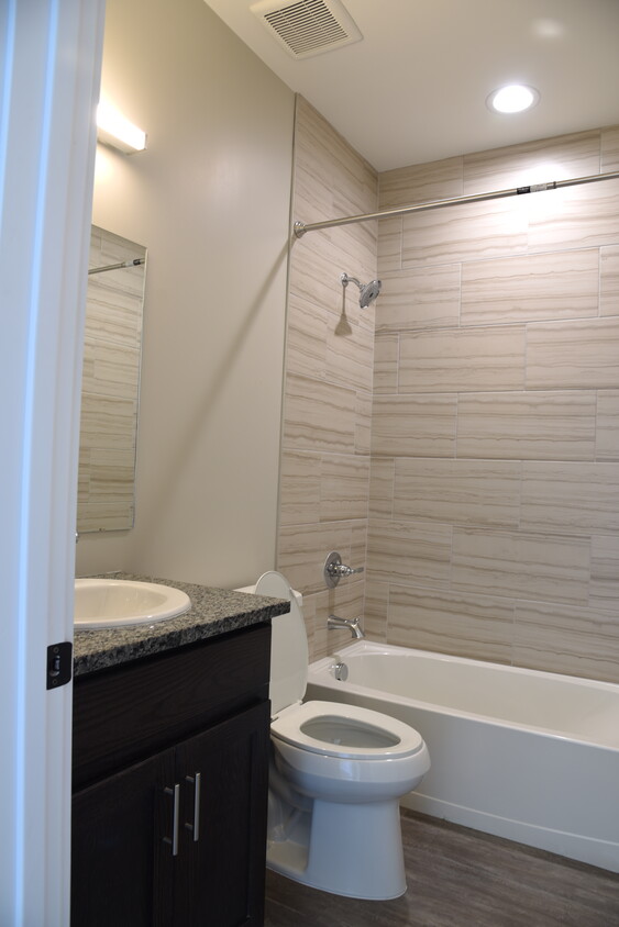 Brand new tile, granite both bathrooms - 4101 S Taft Hill Rd
