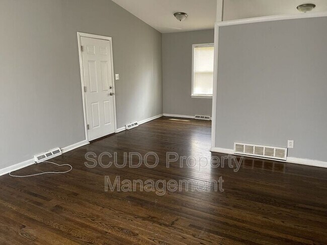 Foto del edificio - 813 S Water St