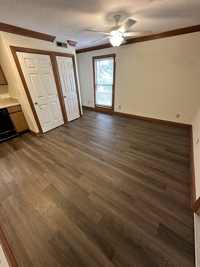 Building Photo - 3537 Ivy Commons Dr