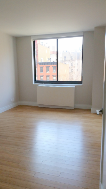 Building Photo - 141 E 31st St