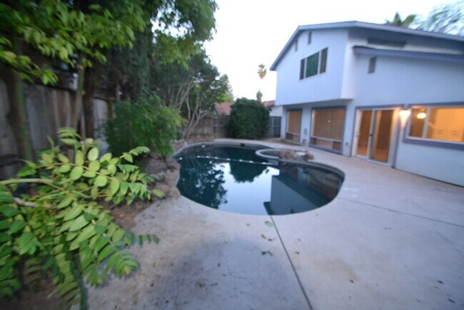 Building Photo - 5905 Telesco Way