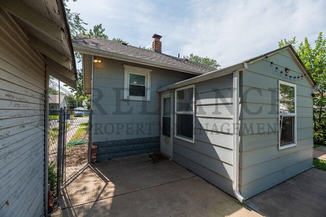 Building Photo - 1628 S Palisade St