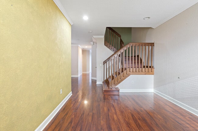 Building Photo - 2216 Shoma Dr