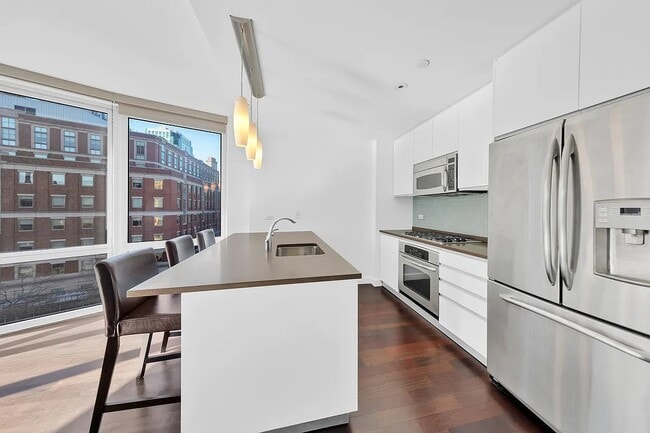 Foto del edificio - 306 Gold St