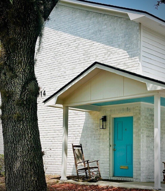 Building Photo - The Folly Townhomes