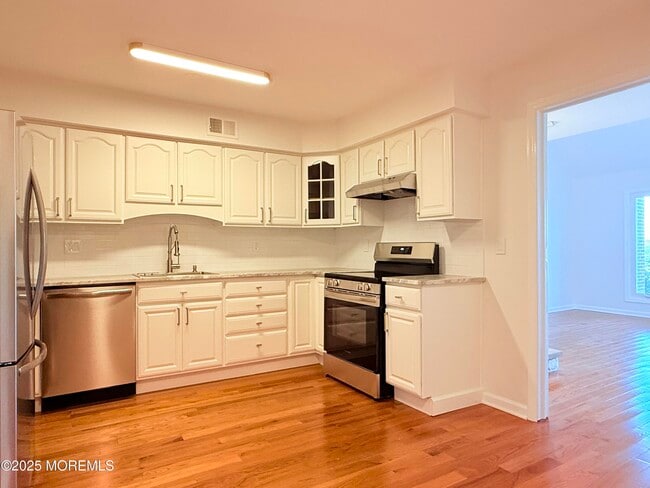 Foto del edificio - 25 Meadow Ave
