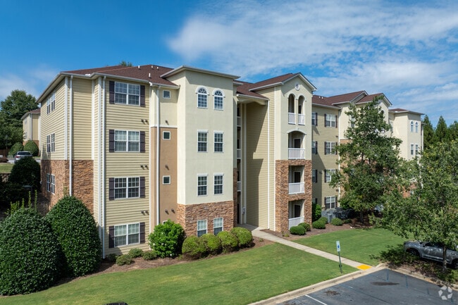 Building Photo - Tuscan Heights