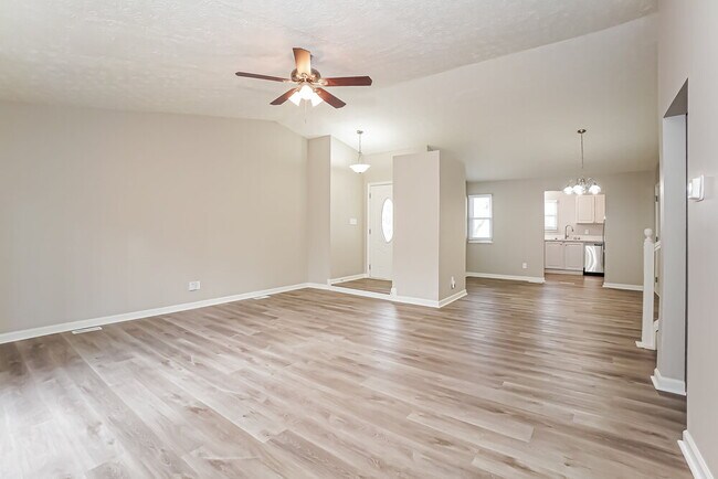 Foto del edificio - 1531 Creekside Ln
