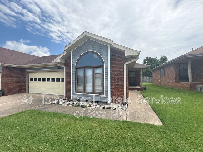 Building Photo - 4134 S Weller Ave