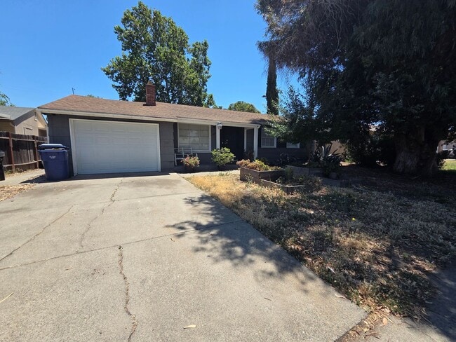 Photo - 3Bx1B COMING SOON! 7609 East Pkwy, Sacramento 95823 House