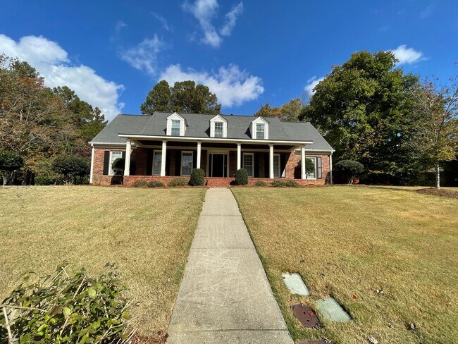 Foto del edificio - Large 4/4 House in Maplewood $2,795