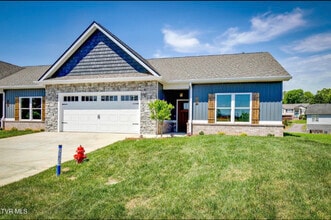 Building Photo - 609 Bittersweet Trl