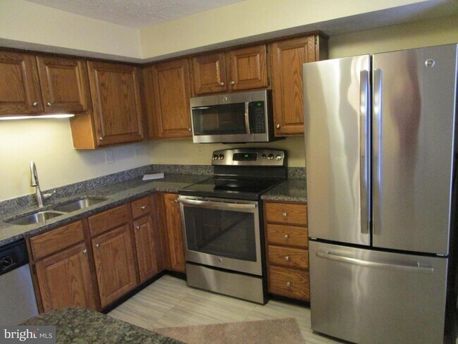 Building Photo - 9 Ramsgate Ct