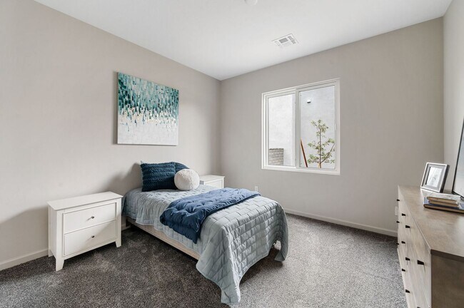 Foto del edificio - 5504 E Edgar Wy