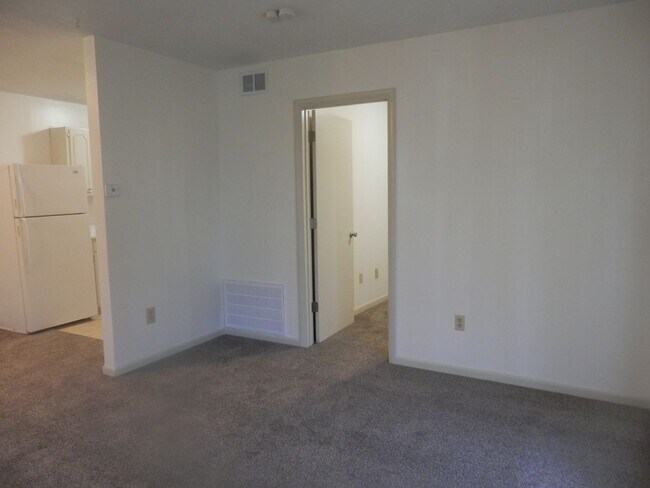 Foto del edificio - 6200 NE Circle Dr
