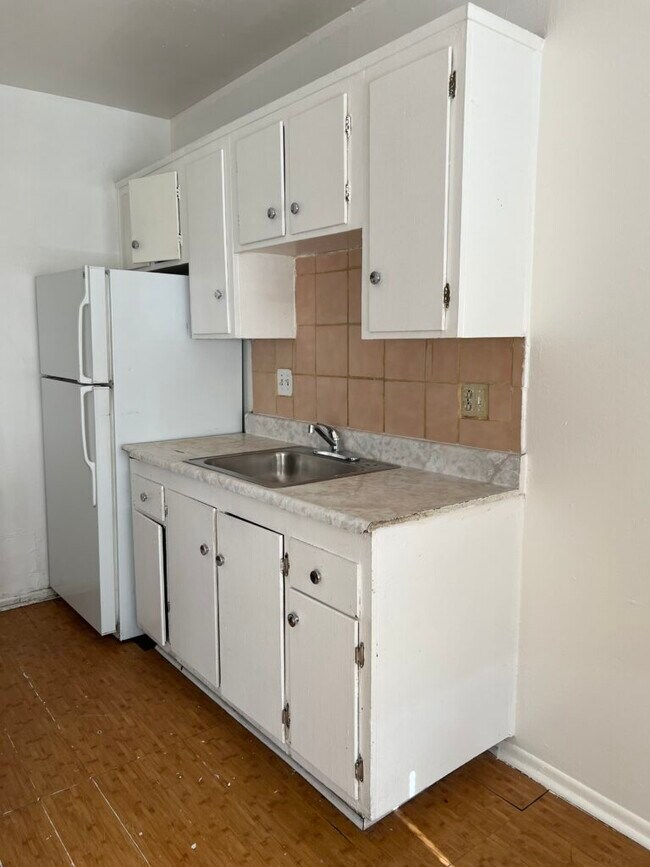 Foto del edificio - 705 Morgan Ave