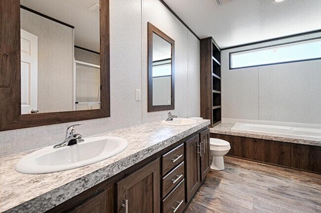 Building Photo - 640 Kevin St