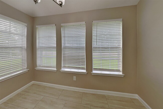 Foto del edificio - 16830 Needle Ridge Ct