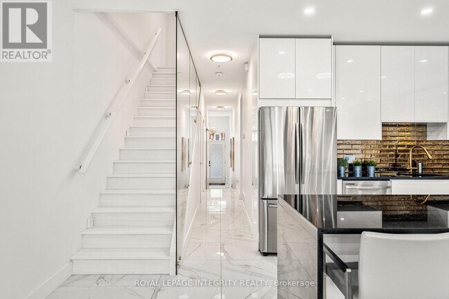 Photo du bâtiment - 266 Currell Ave