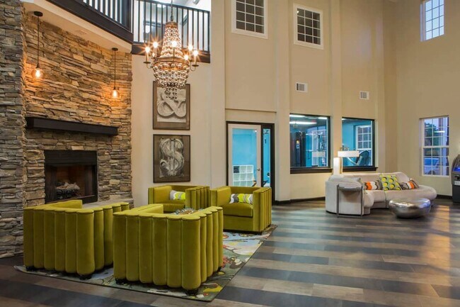 Foto del edificio - 142 University Village Dr