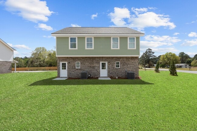 Building Photo - 102 Skye Dr