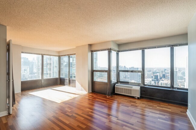 Building Photo - 30 E Huron St