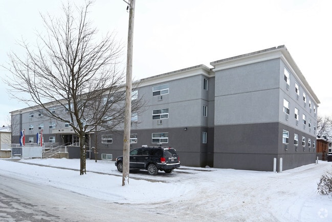 Building - 830 Edgebrook Ave
