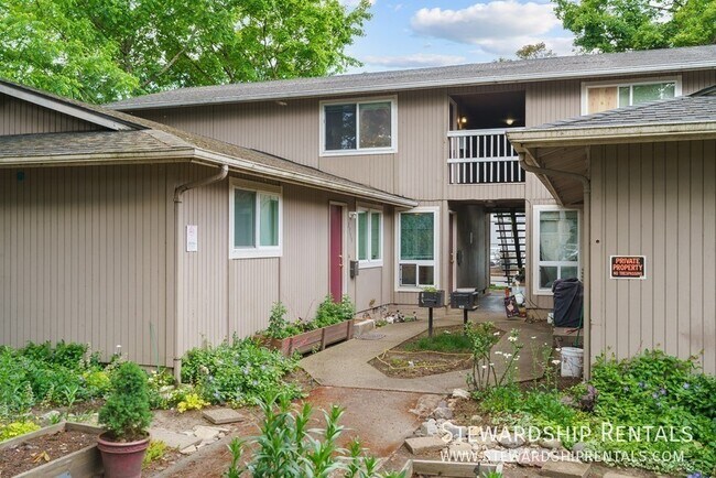 Foto del edificio - 1359 Liberty St NE