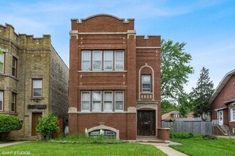Building Photo - 1522 N Austin Blvd