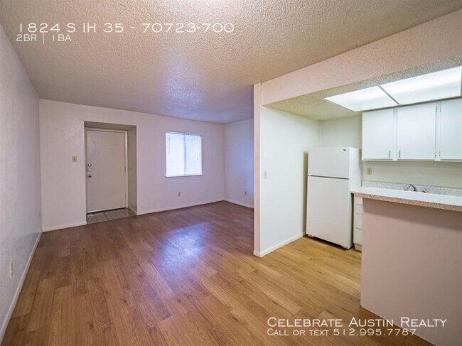 Building Photo - Travis Heights Apartments