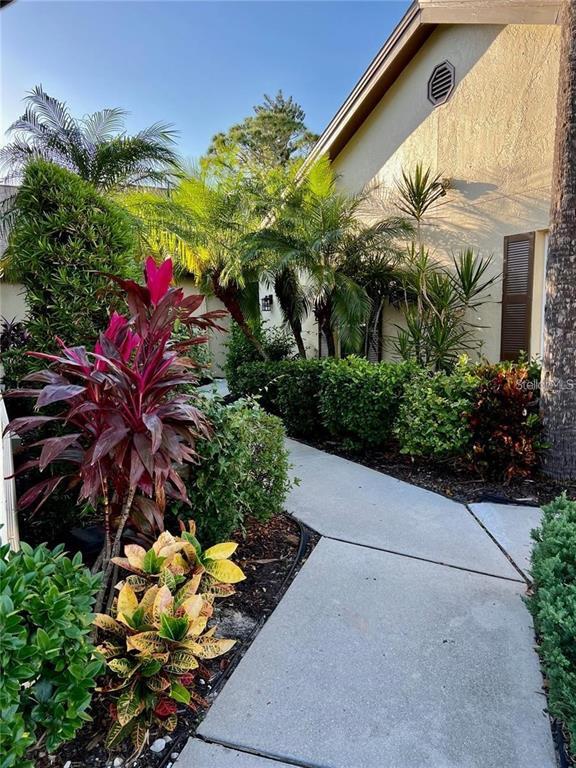 Foto del edificio - 7186 Lakeside Dr