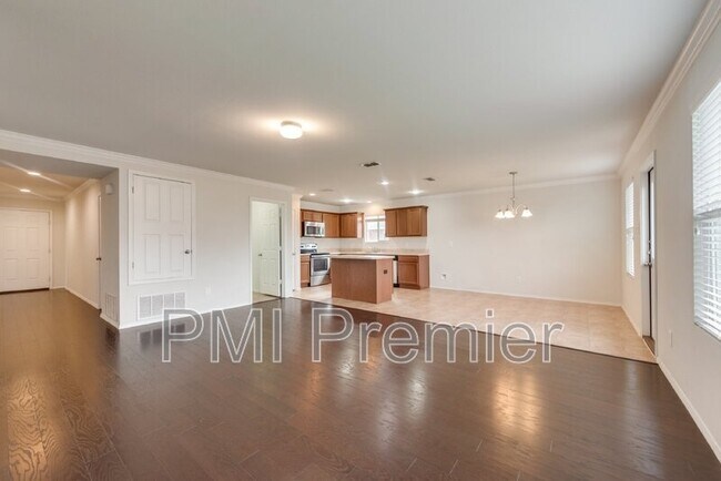 Building Photo - 437 Magma Dr