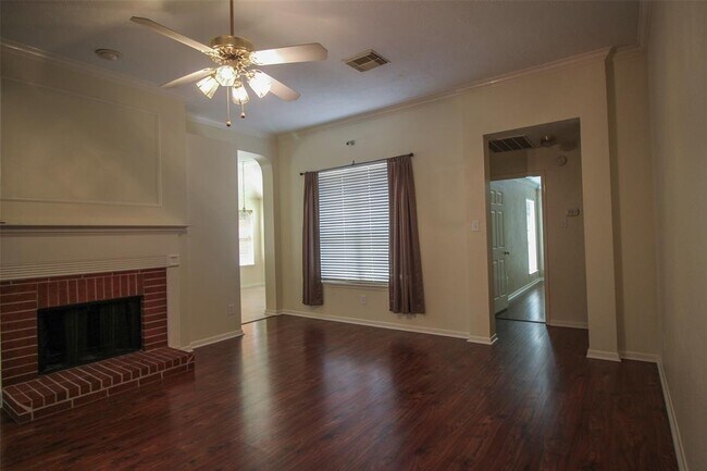 Foto del edificio - 14106 Whitlock Dr